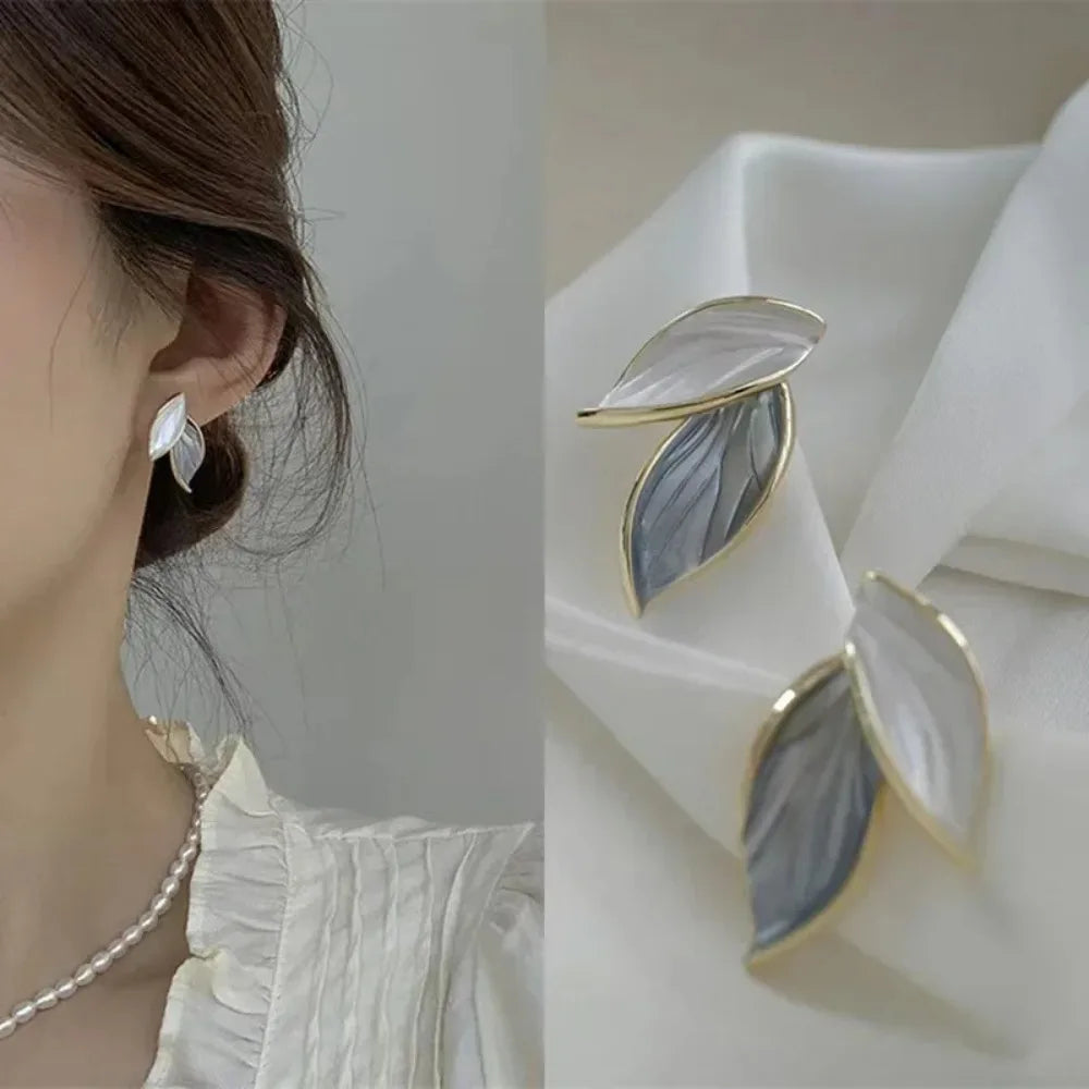 New Korean Arrival Metal Trendy Fresh Lovely Sweet Grey Leaf Stud Earrings For Women 2025 Fashion Jewelry