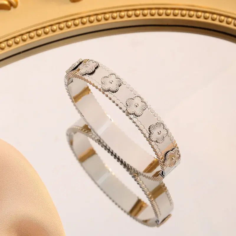 18k Gold Plated Flower Bracelet