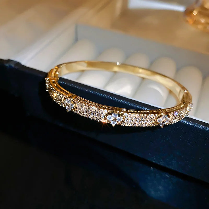 ANENJERY Four Leaf Flower Inlaid Shiny Zircon Bracelet