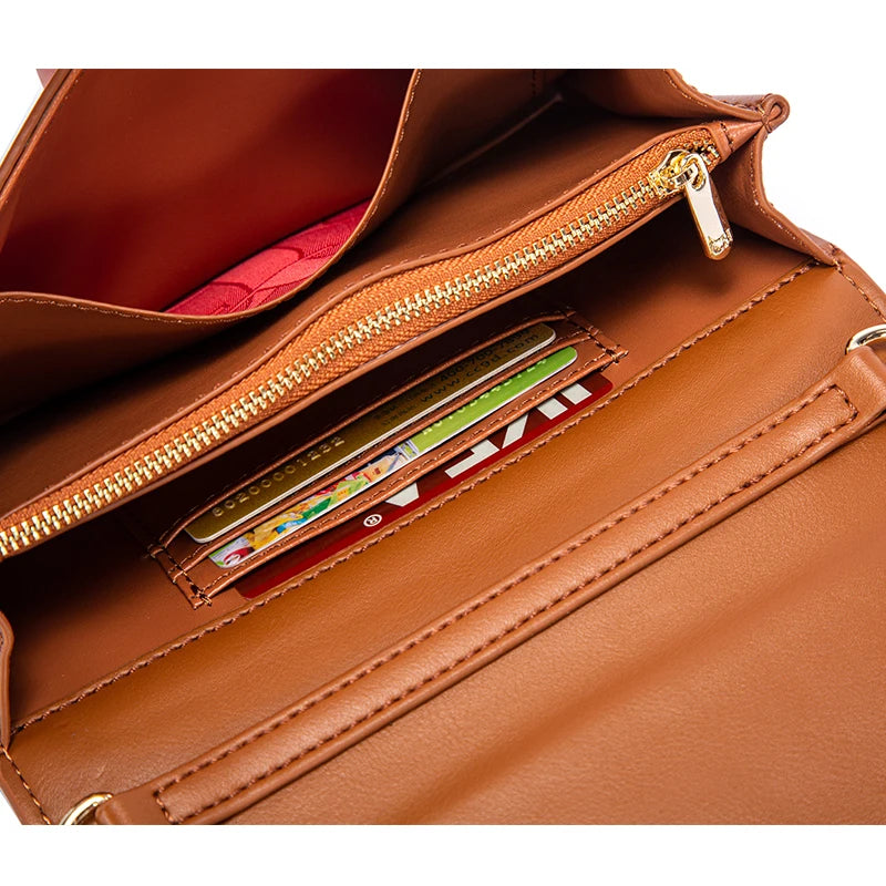 CHCH Damen Umhängetasche Neue magnetische Flip-Kettentasche Braun Kleine quadratische Tasche Geldbörse