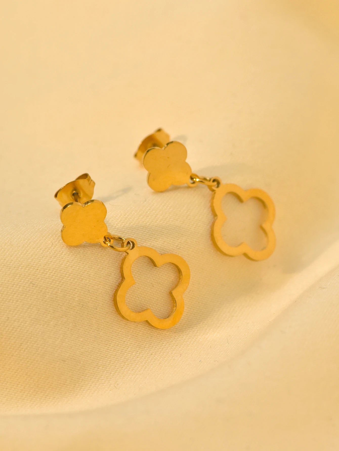 1 Piece /set 18k Gold Plated Stainless Steel Luxury Lucky Hollow Clover Set Zirconia Necklace Bracelet Earring Bangle Set