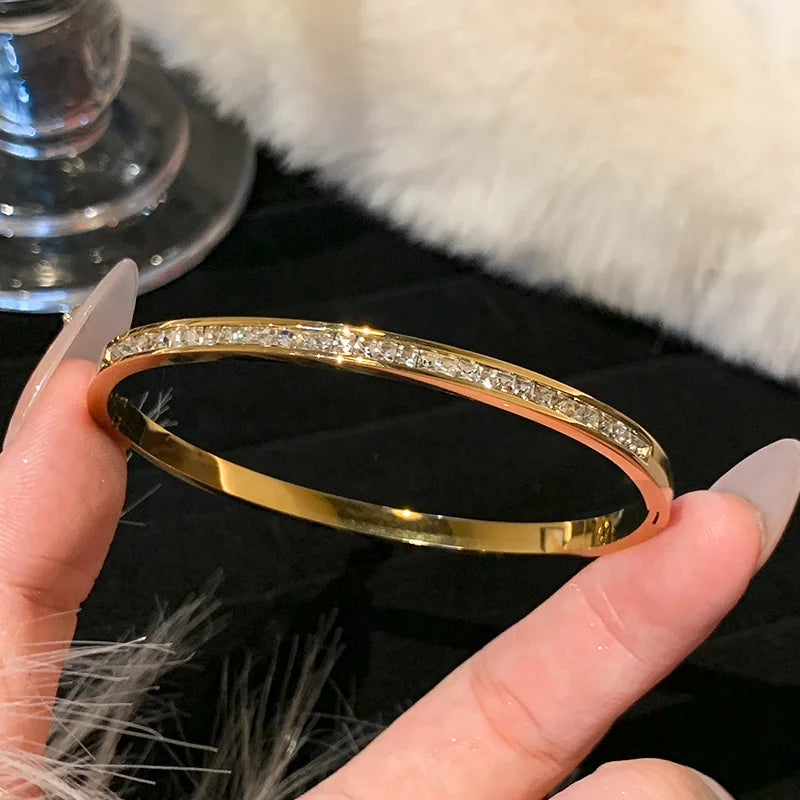 1pc Titanium Steel Gold Bracelet, Fashionable Classic Style, Stainless Steel Bracelet, Inlaid With Zircon,For Women's Daily Wear