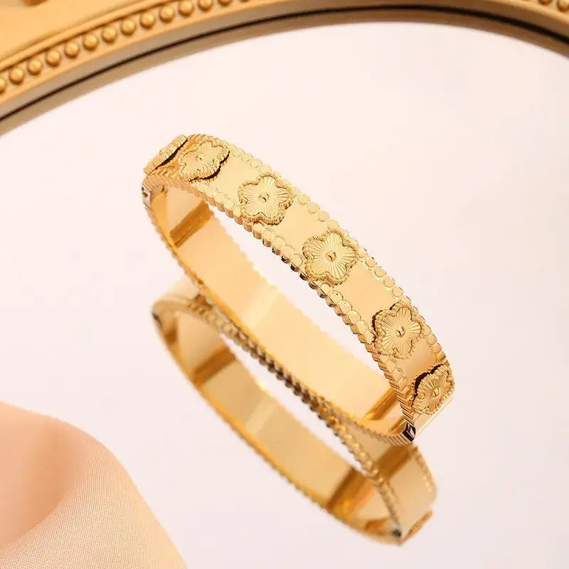 18k Gold Plated Flower Bracelet