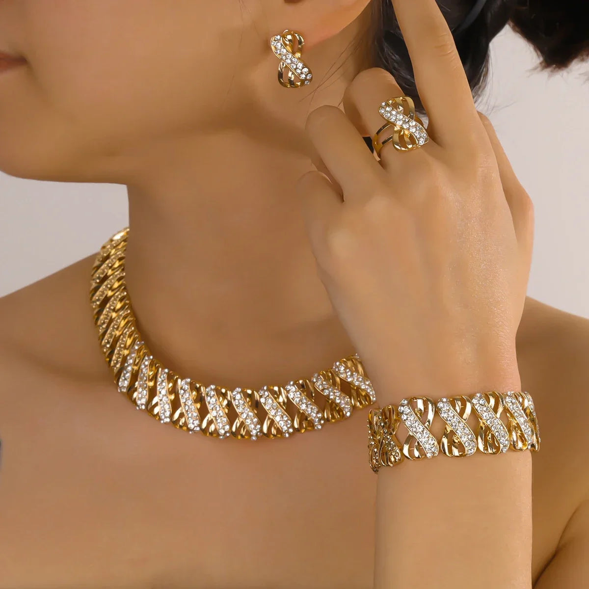 Mode 18 Karat vergoldetes Schmuckset Dubai African Choker Halskette Ohrringe Ringe Hochzeit Brautschmuck Sets für Frauen