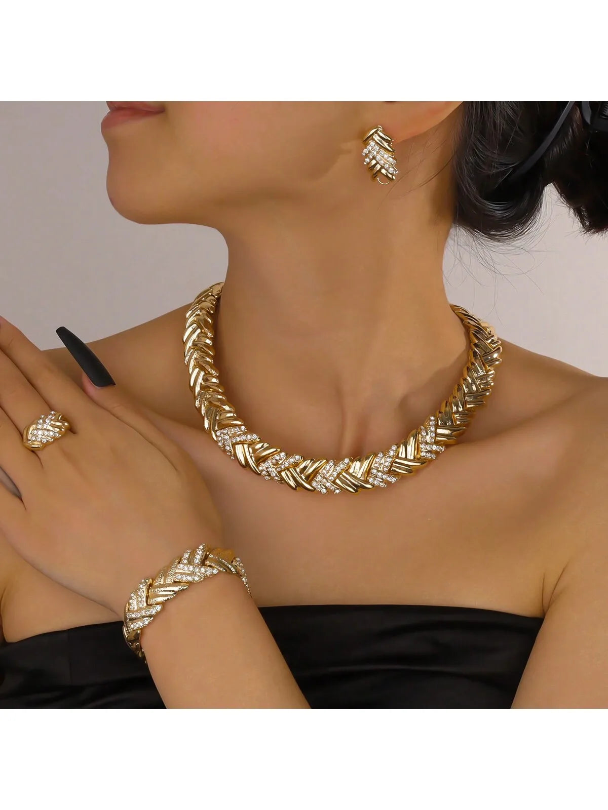 Mode 18 Karat vergoldetes Schmuckset Dubai African Choker Halskette Ohrringe Ringe Hochzeit Brautschmuck Sets für Frauen