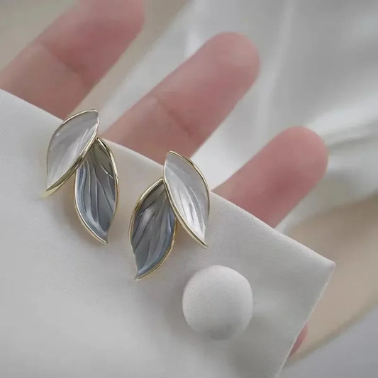 New Korean Arrival Metal Trendy Fresh Lovely Sweet Grey Leaf Stud Earrings For Women 2025 Fashion Jewelry