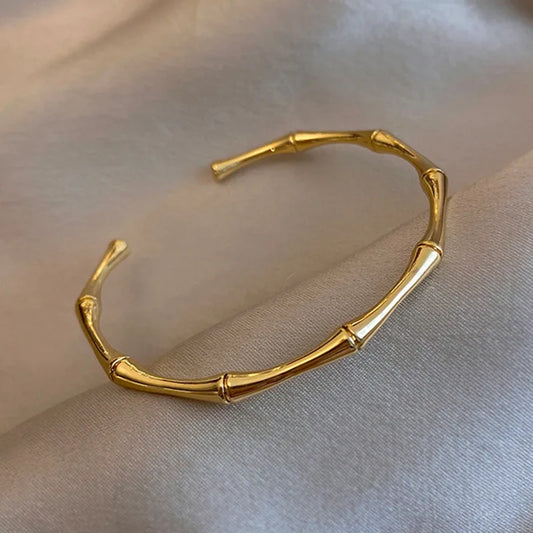 1pc Titanium Steel Gold Bracelet, Fashionable Classic Style, Stainless Steel Bracelet, Inlaid With Zircon,For Women's Daily Wear
