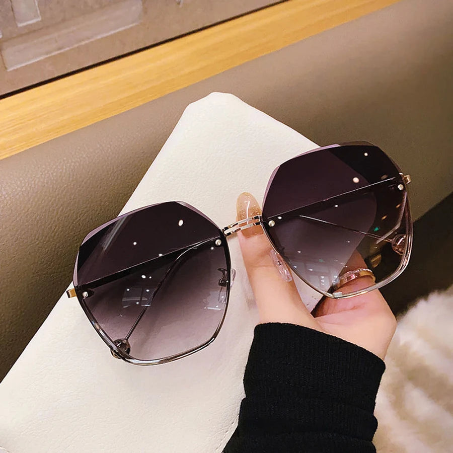 Markendesign 2024 Mode Neue polygonale Metall-Sonnenbrille Retro Damenbrille Klassischer Trend Luxus Fahrreisebrille